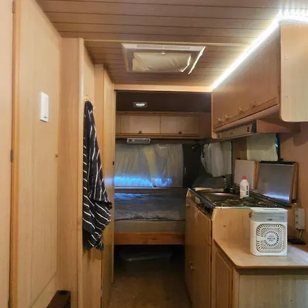 Full Service Caravan 2 *