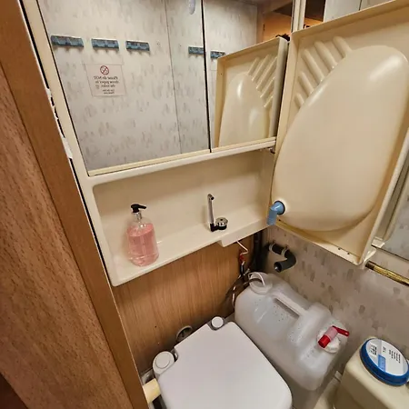 Full Service Caravan 2 Apartment *